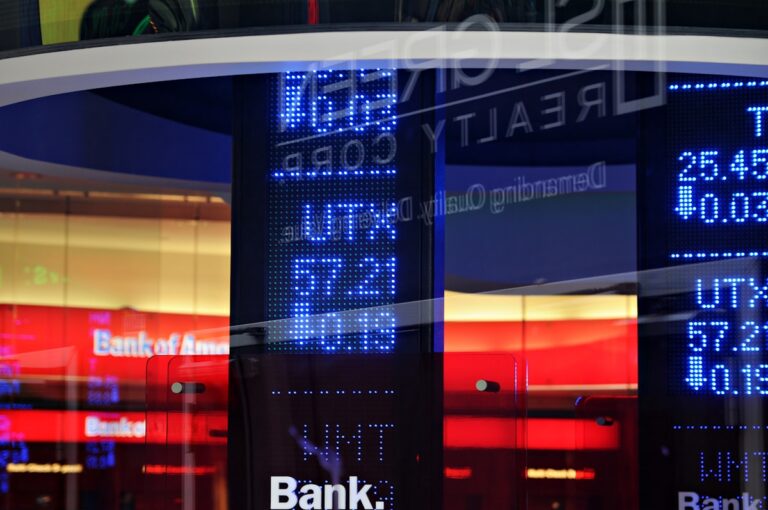 Oil Prices Surge to $118 as Iran Conflict Disrupts Global Markets — What It Means for Your Wallet