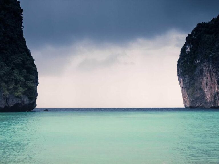 Why Cloudflare’s 2029 Quantum-Security Deadline Matters (And What It Means for Your Data)