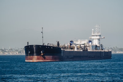 Global shipping energy routes disrupted by Iran war Strait of Hormuz blockade