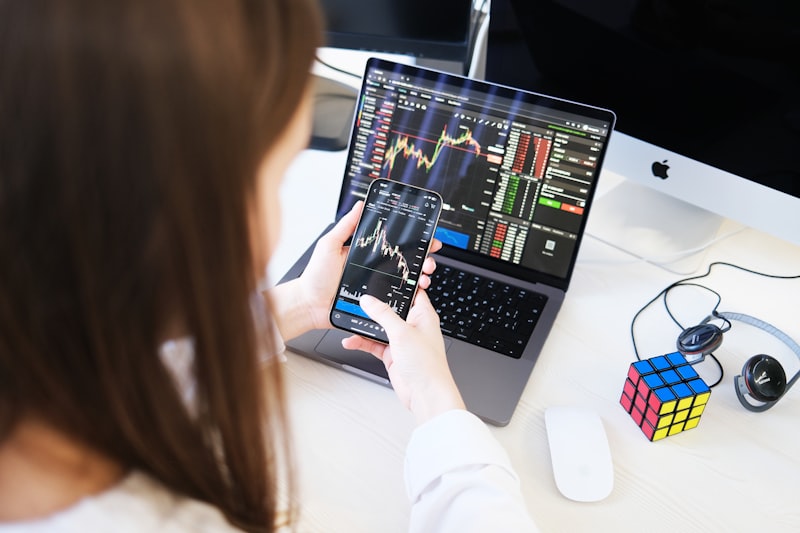 Crypto analyst reviewing Solana SOL price support levels on a trading dashboard